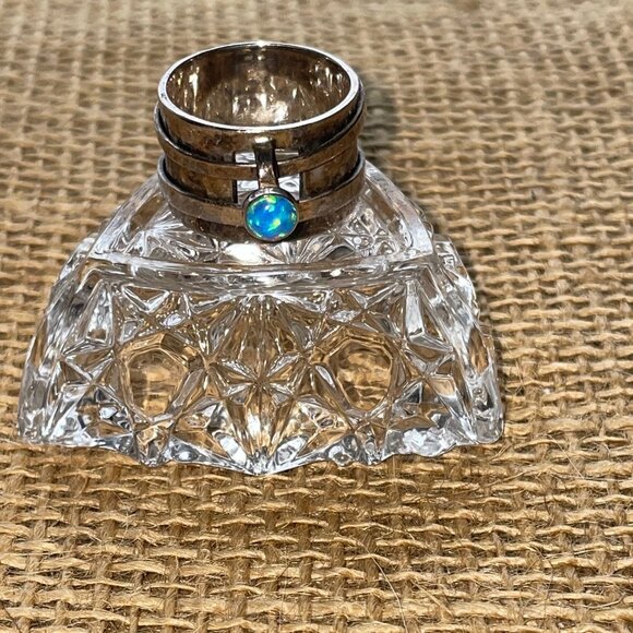 Silpada opal and silver spinner band ring - Picture 3 of 6